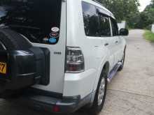 https://riyasewana.com/uploads/mitsubishi-montero-24155153352.jpg