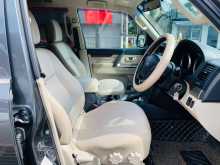 https://riyasewana.com/uploads/mitsubishi-montero-261212181005.jpg