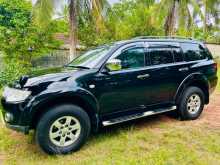 Mitsubishi Montero 2012 SUV