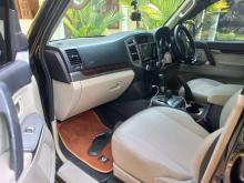 https://riyasewana.com/uploads/mitsubishi-montero-26727436235.jpg