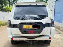 https://riyasewana.com/uploads/mitsubishi-montero-2712085522812.jpg