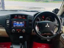 https://riyasewana.com/uploads/mitsubishi-montero-2715515017345.jpg