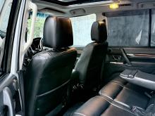 https://riyasewana.com/uploads/mitsubishi-montero-278444417396.jpg