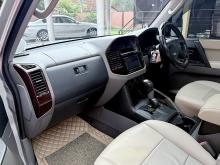 https://riyasewana.com/uploads/mitsubishi-montero-2810235717556.jpg