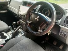https://riyasewana.com/uploads/mitsubishi-montero-2910023317155.jpg