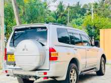 https://riyasewana.com/uploads/mitsubishi-montero-3-2-2000-1918540312283.jpg