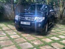 https://riyasewana.com/uploads/mitsubishi-montero-3011423422962.jpg