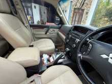 https://riyasewana.com/uploads/mitsubishi-montero-302039595003.jpg