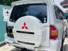 https://riyasewana.com/uploads/mitsubishi-montero-313000122282.jpg