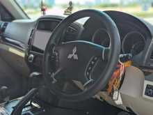 https://riyasewana.com/uploads/mitsubishi-montero-313080322513.jpg
