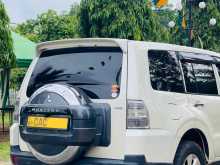 https://riyasewana.com/uploads/mitsubishi-montero-313080322722.jpg