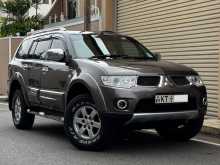 Mitsubishi Montero 2012 SUV