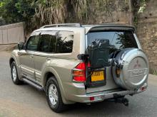 https://riyasewana.com/uploads/mitsubishi-montero-3200-117453724071.jpg