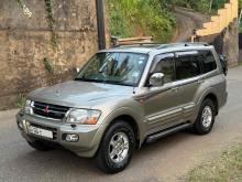 https://riyasewana.com/uploads/mitsubishi-montero-3200-117464924471.jpg
