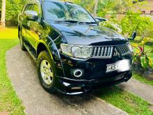 Mitsubishi Montero 2012 SUV