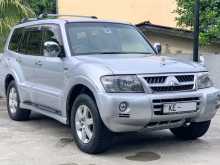 Mitsubishi MONTERO 2005 SUV