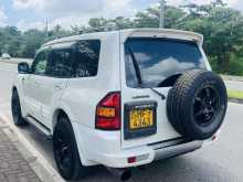 https://riyasewana.com/uploads/mitsubishi-montero-59115922593.jpg