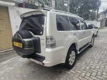 https://riyasewana.com/uploads/mitsubishi-montero-61327144422.jpg