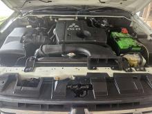 https://riyasewana.com/uploads/mitsubishi-montero-61332237006.jpg
