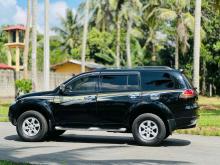 https://riyasewana.com/uploads/mitsubishi-montero-710301124193.jpg