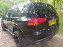 https://riyasewana.com/uploads/mitsubishi-montero-71050464552.jpg