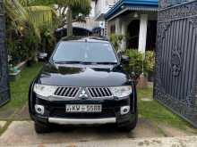 Mitsubishi Montero 2012 SUV