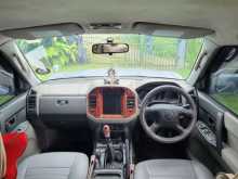 https://riyasewana.com/uploads/mitsubishi-montero-8102411414.jpg