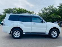 https://riyasewana.com/uploads/mitsubishi-montero-916113117405.jpg