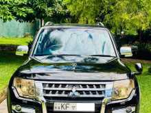 https://riyasewana.com/uploads/mitsubishi-montero-center-11016044911.jpg