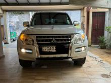 Mitsubishi Montero Canter Spare Wheel 2015 SUV