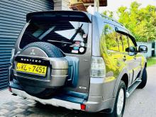 https://riyasewana.com/uploads/mitsubishi-montero-center-1710461924863.jpg