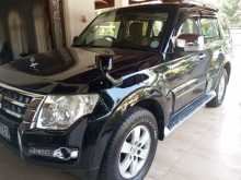 https://riyasewana.com/uploads/mitsubishi-montero-center-2007-106195812672.jpg