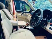 https://riyasewana.com/uploads/mitsubishi-montero-center-38263824812.jpg