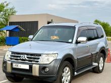 Mitsubishi Montero Canter Spare Wheel 2010 SUV