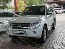 https://riyasewana.com/uploads/mitsubishi-montero-deisel-2013-311290212583.jpg