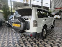 https://riyasewana.com/uploads/mitsubishi-montero-deisel-311293717856.jpg