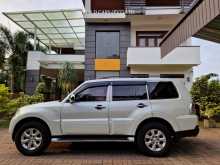 https://riyasewana.com/uploads/mitsubishi-montero-diesel-auto-4103525792.jpg