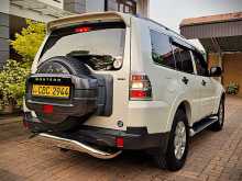 https://riyasewana.com/uploads/mitsubishi-montero-diesel-auto-4103525823.jpg