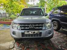 https://riyasewana.com/uploads/mitsubishi-montero-gls-2012-2513363912103.jpg