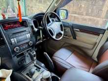 https://riyasewana.com/uploads/mitsubishi-montero-gls-2014-3015313912423.jpg