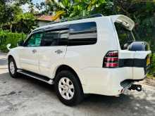 https://riyasewana.com/uploads/mitsubishi-montero-gls-2014-307525312703.jpg