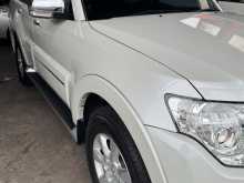 https://riyasewana.com/uploads/mitsubishi-montero-gls-2015-1219372512682.jpg