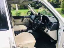 https://riyasewana.com/uploads/mitsubishi-montero-gls-2015-1311130812053.jpg