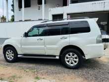 https://riyasewana.com/uploads/mitsubishi-montero-gls-2015-1914004012164.jpg