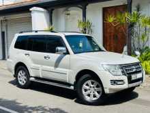 https://riyasewana.com/uploads/mitsubishi-montero-gls-2015-2921123012812.jpg