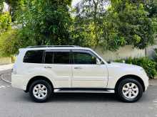 https://riyasewana.com/uploads/mitsubishi-montero-gls-2015-2921123012903.jpg