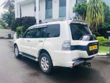 https://riyasewana.com/uploads/mitsubishi-montero-gls-2016-2712044012273.jpg