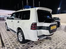https://riyasewana.com/uploads/mitsubishi-montero-gls-2219453617255.jpg