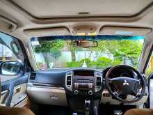 https://riyasewana.com/uploads/mitsubishi-montero-gls-232232334293.jpg
