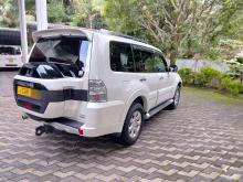 https://riyasewana.com/uploads/mitsubishi-montero-gls-232233466586.jpg